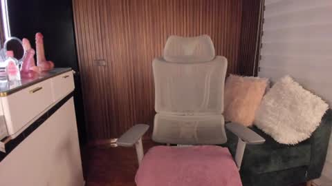 Snapshot of laura__cruz chatting on 08-01-26, 01:05 laura cruz online show from 08-01-26, 01:05