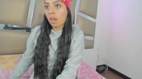 laura__js_ online show from 02-21-25, 09:32