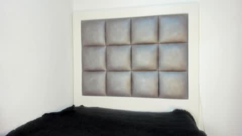 laura__js_ online show from 10-08-25, 05:54