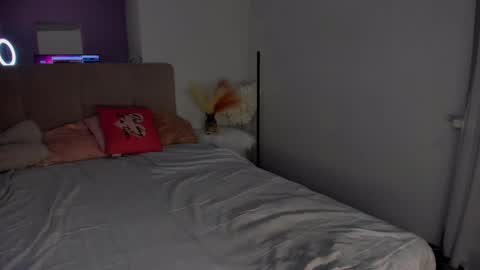 Laura online show from 02-14-25, 06:02