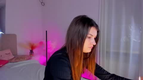 Laura online show from 03-08-25, 06:10