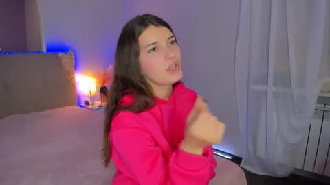 Laura online show from 02-12-26, 07:03