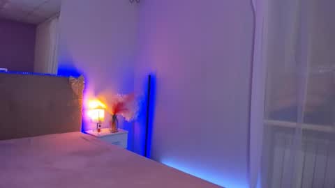 Laura online show from 03-09-26, 05:44