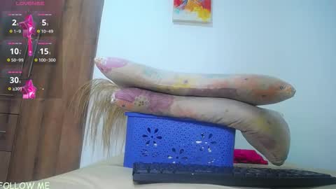 Snapshot of laura__vega chatting on 02-18-26, 01:29 NATALIA PUERTAS online show from 02-18-26, 01:29