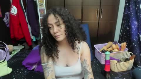  Wen  online show from 11-08-25, 08:18