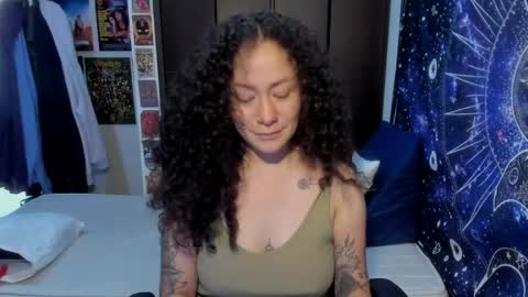 Snapshot of laura_anal_ chatting on 05-08-26, 08:03 Wen online show from 05-08-26, 08:03