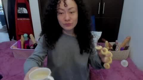 Snapshot of laura_anal_ chatting on 05-20-26, 02:01 Wen online show from 05-20-26, 02:01
