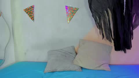 laura_and_kevin online show from 11-03-25, 01:23