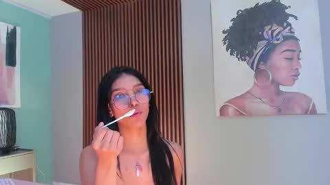 Laura online show from 12-27-24, 07:57