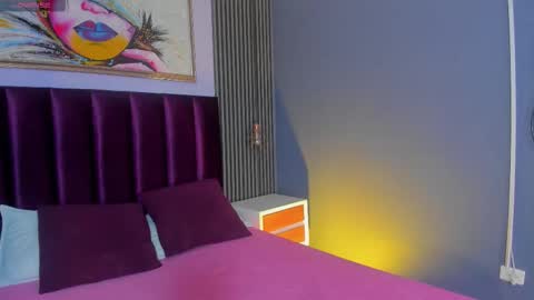 Laura online show from 03-26-26, 12:33