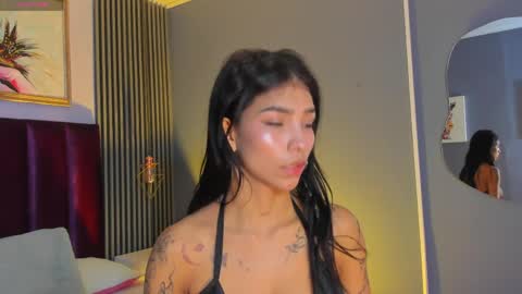 Laura online show from 06-06-26, 12:32
