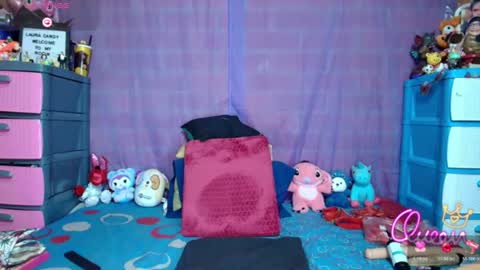 Snapshot of laura_candy12 chatting on 07-15-26, 09:03 Laura online show from 07-15-26, 09:03
