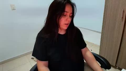 Snapshot of laura_d23 chatting on 12-17-25, 01:55 laura online show from 12-17-25, 01:55