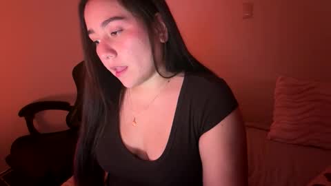 Snapshot of laura_d23 chatting on 01-14-26, 12:27 laura online show from 01-14-26, 12:27