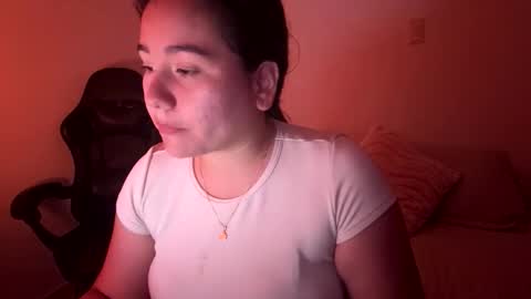 Snapshot of laura_d23 chatting on 01-18-26, 02:15 laura online show from 01-18-26, 02:15