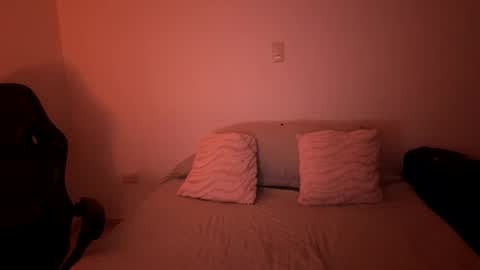 Snapshot of laura_d23 chatting on 02-09-26, 11:09 laura online show from 02-09-26, 11:09