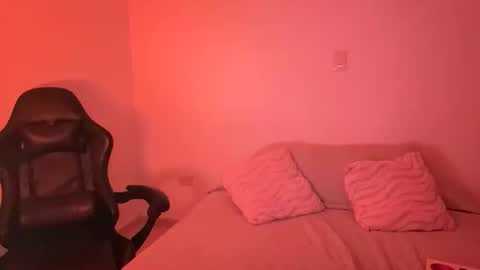 Snapshot of laura_d23 chatting on 02-14-26, 11:23 laura online show from 02-14-26, 11:23