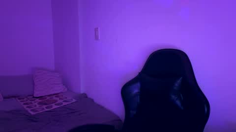 Snapshot of laura_d23 chatting on 03-01-26, 06:59 laura online show from 03-01-26, 06:59