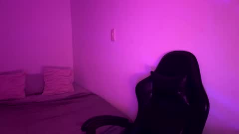 Snapshot of laura_d23 chatting on 03-03-26, 12:06 laura online show from 03-03-26, 12:06