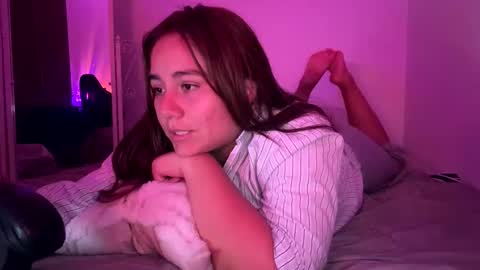 Snapshot of laura_d23 chatting on 03-07-26, 05:04 laura online show from 03-07-26, 05:04