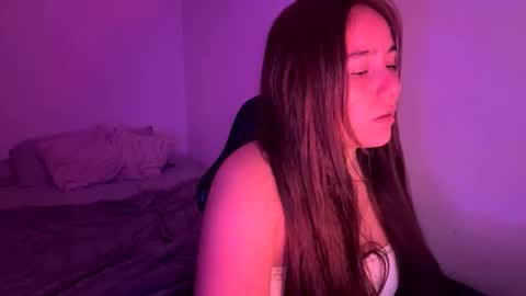 Snapshot of laura_d23 chatting on 03-09-26, 01:53 laura online show from 03-09-26, 01:53