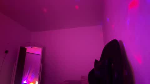 Snapshot of laura_d23 chatting on 03-11-26, 12:38 laura online show from 03-11-26, 12:38