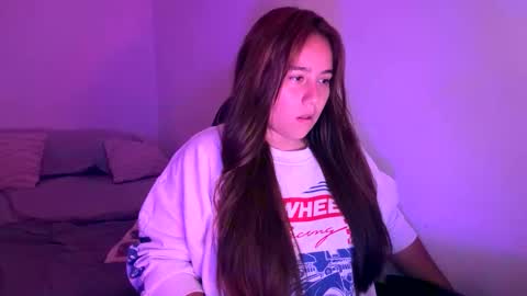 Snapshot of laura_d23 chatting on 03-23-26, 11:20 laura online show from 03-23-26, 11:20