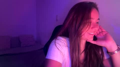 Snapshot of laura_d23 chatting on 03-30-26, 03:18 laura online show from 03-30-26, 03:18