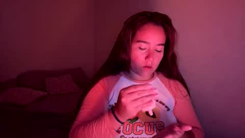 Snapshot of laura_d23 chatting on 04-04-26, 01:37 laura online show from 04-04-26, 01:37