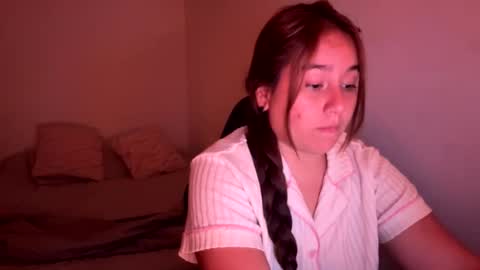 Snapshot of laura_d23 chatting on 04-05-26, 01:14 laura online show from 04-05-26, 01:14