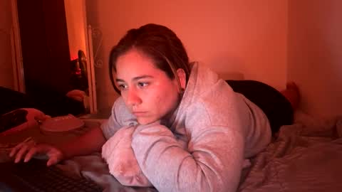 Snapshot of laura_d23 chatting on 04-06-26, 04:46 laura online show from 04-06-26, 04:46