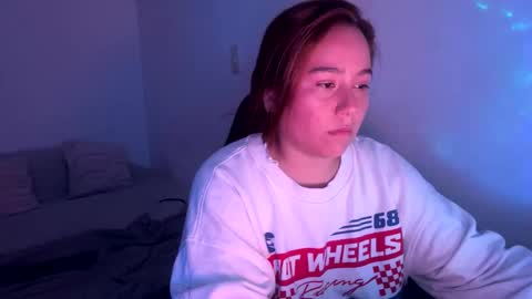 Snapshot of laura_d23 chatting on 04-09-26, 06:24 laura online show from 04-09-26, 06:24