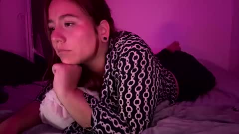 Snapshot of laura_d23 chatting on 04-10-26, 09:30 laura online show from 04-10-26, 09:30