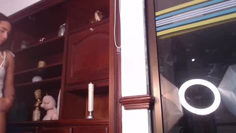 lLAURA online show from 12-07-24, 01:58