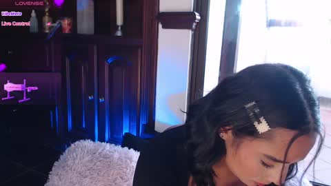 lLAURA online show from 12-12-24, 07:26
