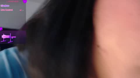 lLAURA online show from 12-18-24, 07:19