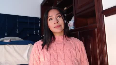 lLAURA online show from 12-29-24, 01:24