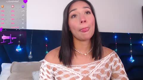 lLAURA online show from 01-22-25, 07:13