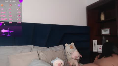 lLAURA online show from 01-30-25, 01:22