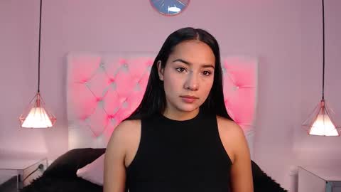 lLAURA online show from 10-22-25, 12:05