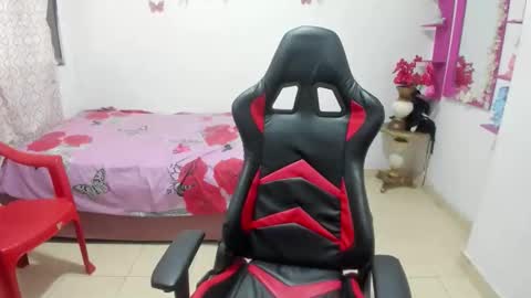 laura_hon11 online show from 05-03-26, 01:39