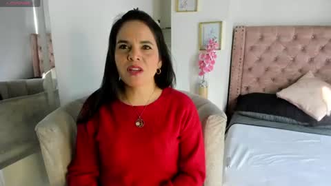 Snapshot of laura_hotties chatting on 06-20-26, 01:36 laura hotties online show from 06-20-26, 01:36
