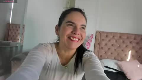 Snapshot of laura_hotties chatting on 07-13-26, 01:14 laura hotties online show from 07-13-26, 01:14