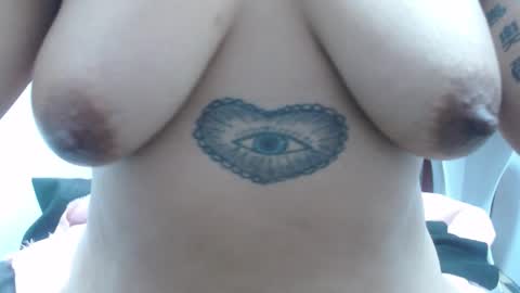  Laura  online show from 12-17-25, 01:39