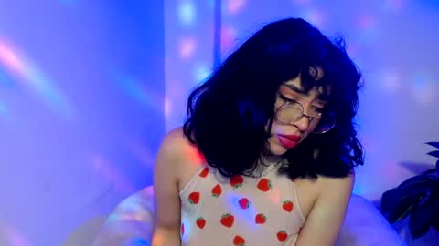 laura_pink01 online show from 02-07-25, 03:55