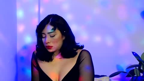 laura_pink01 online show from 02-12-25, 02:14