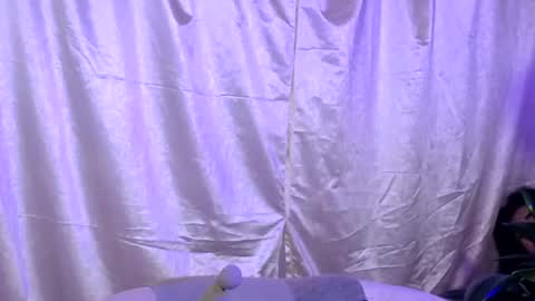 laura_pink01 online show from 03-02-25, 03:45