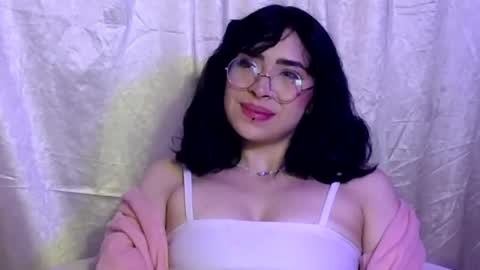 laura_pink01 online show from 03-08-25, 03:39