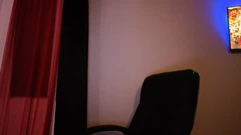 Snapshot of laura_r23 chatting on 07-12-26, 03:41 Laura Rose online show from 07-12-26, 03:41