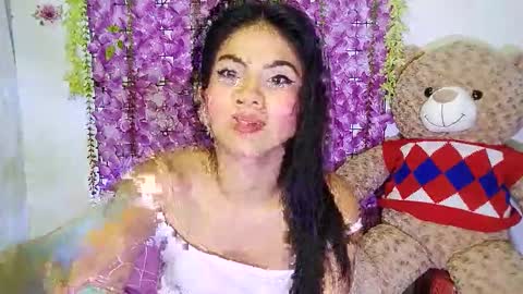 laura_rey_26 online show from 04-15-26, 04:41